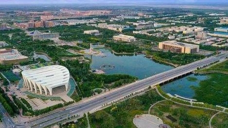 如何让戈壁沙漠成为别人的“诗和远方”？他们从“德”字入手……